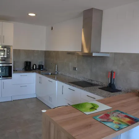 Moderno Con Terraza, Aire Acondicionado Y Aparcamiento Privado En - Es-323-8