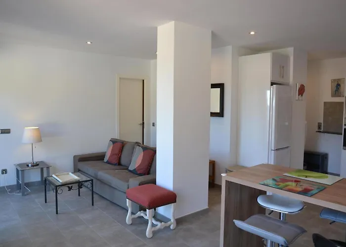 Moderno Con Terraza, Aire Acondicionado Y Aparcamiento Privado En - Es-323-8