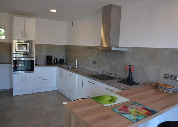 Moderno Con Terraza, Aire Acondicionado Y Aparcamiento Privado En - Es-323-8